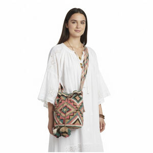 Wayuu Mochila Colombian Hand Woven Crochet Bucket Handbag/Crossbody